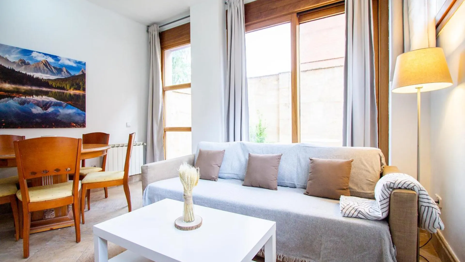Apartamentos Villablino Arturo Soria Madrid 0*,