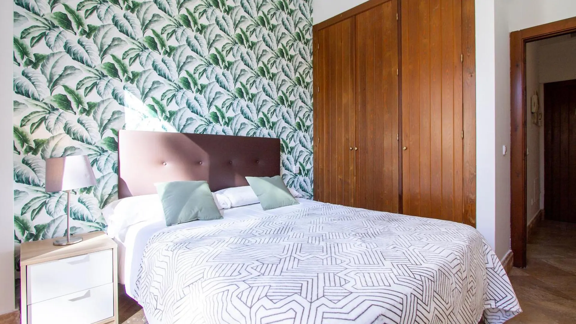 Apartamentos Villablino Arturo Soria Madrid España