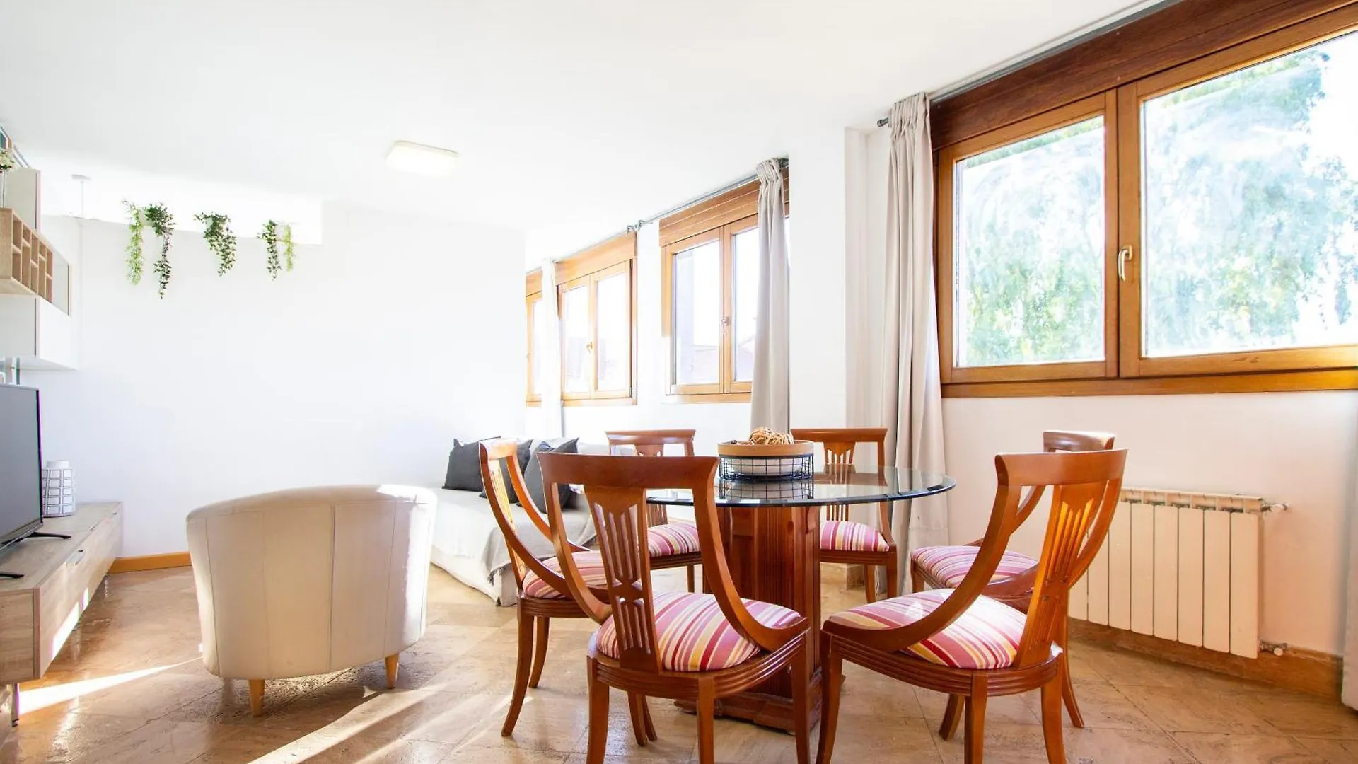 Apartamentos Villablino Arturo Soria Madrid España