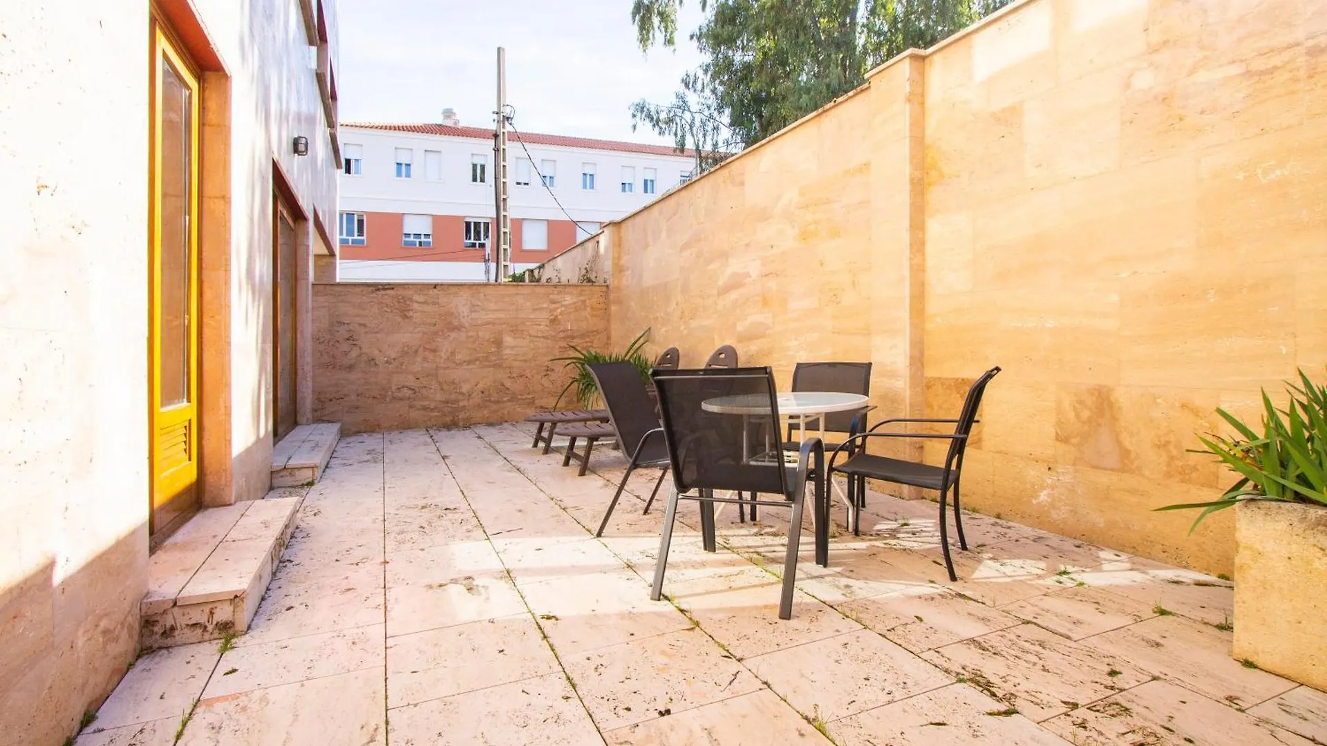 Apartamentos Villablino Arturo Soria Madrid