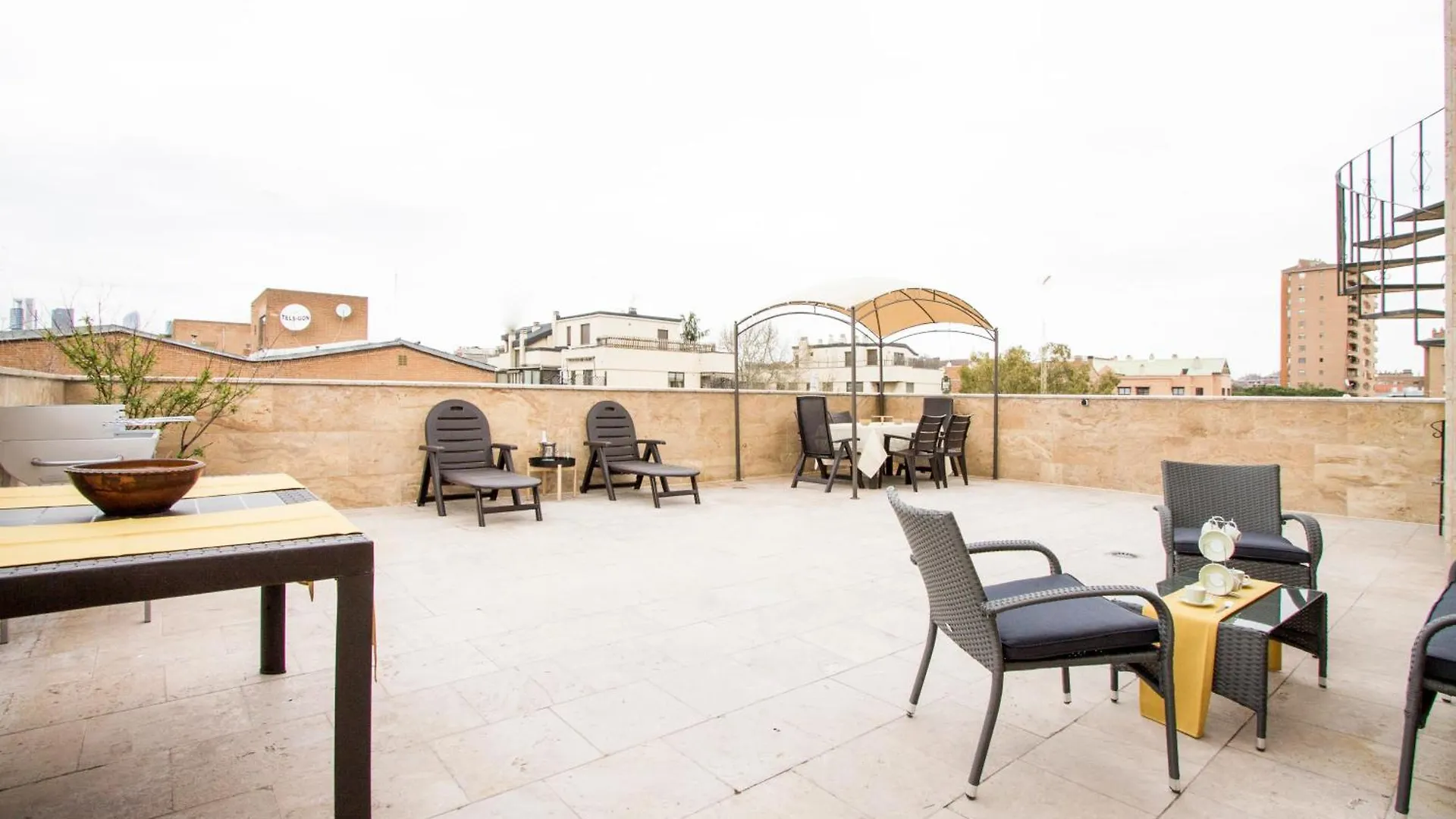 Apartamentos Villablino Arturo Soria Madrid