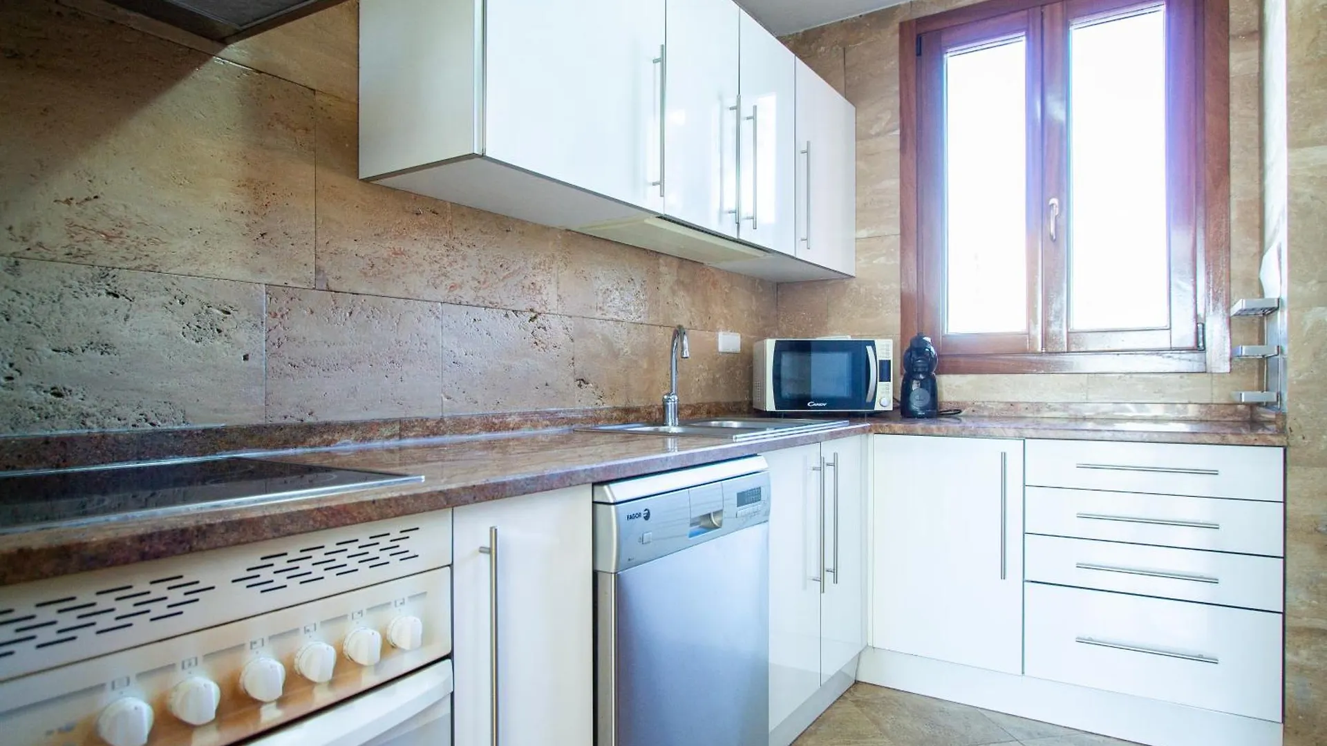 Apartamentos Villablino Arturo Soria Madrid Appartement